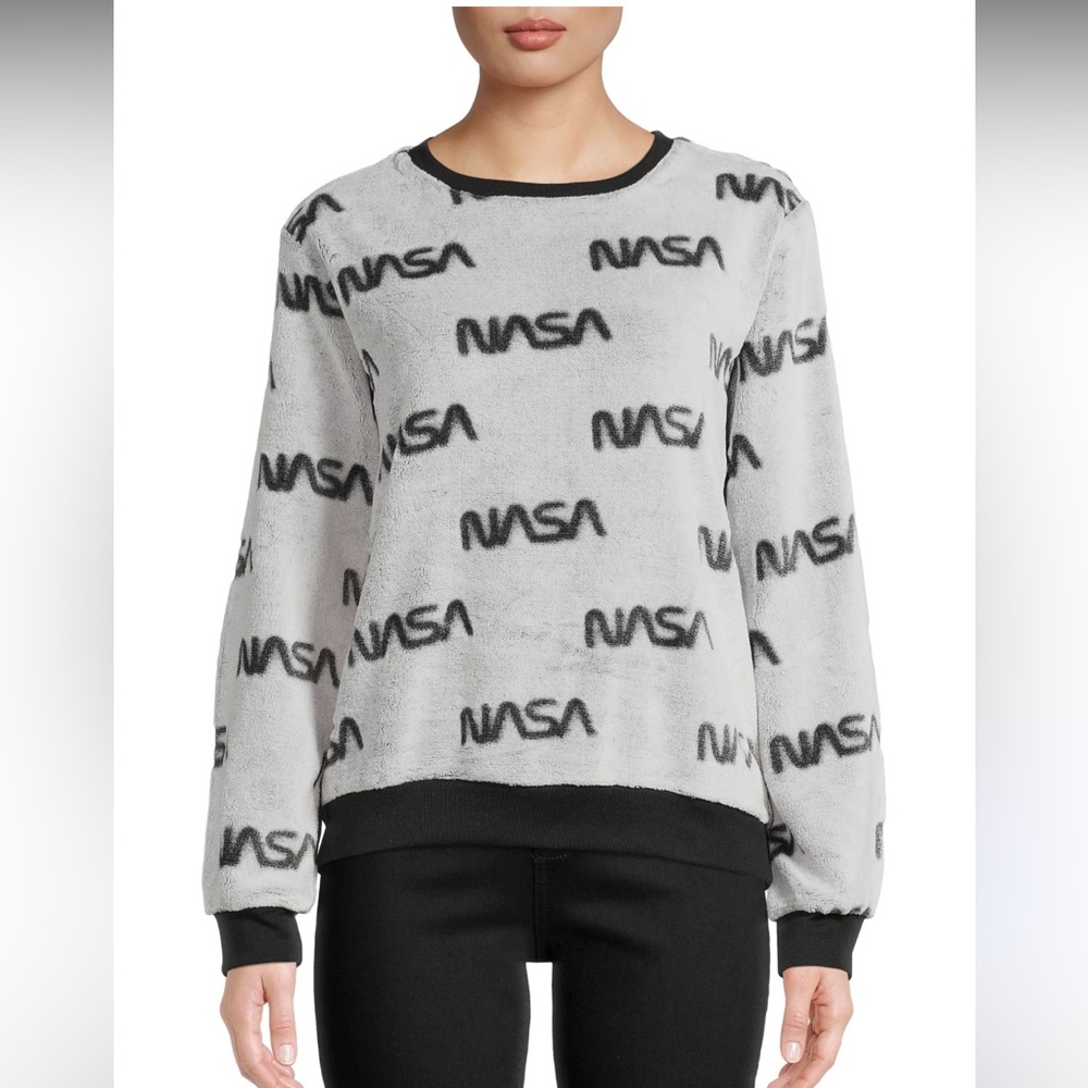Fifth Sun Juniors NASA Pullover Fleece | Size: Large